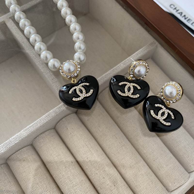 Chanel Suits 03yxs19